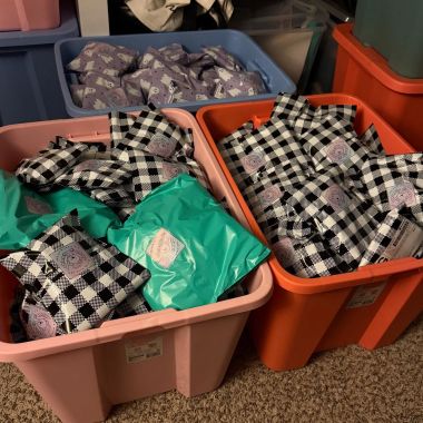 This weekends haul since 12pm yesterday! BIG thank you to my mom and my bestie for coming to help today! 🫶🏼🧸🥹 250+ bears off to their new homes! 

#pregnancyloss #pregnancyandinfantloss #grief #atouchofteddy #nonprofit #stillborn #lossmom