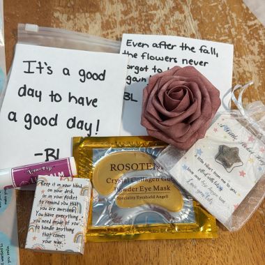 Look how cute these Teddy Gram packs are from Brianna and her church! So so sweet and thoughtful! 🥹🥹🧸

#teddygram #atouchofteddy #nonprofit