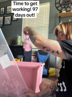Um hi where is time going? This mama needs to get to work! Time to tag these little bears up! Back from vacation and full speed ahead on bear prep! 🧸 Happy Friday! #pregnancyloss #lossmom #grief #atouchofteddy #nonprofit