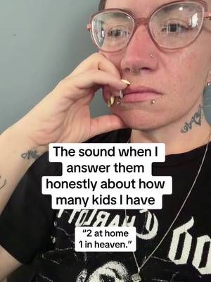 I pick my moments when to drop that beat. Always a struggle and ALWAYS catches me off guard 😅 #pregnancyloss #lossmom #grief #atouchofteddy #nonprofit