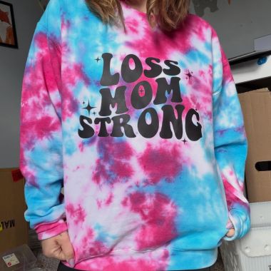 Chilly weather calls for my favorite crew neck 🥰 #lossmomstrong